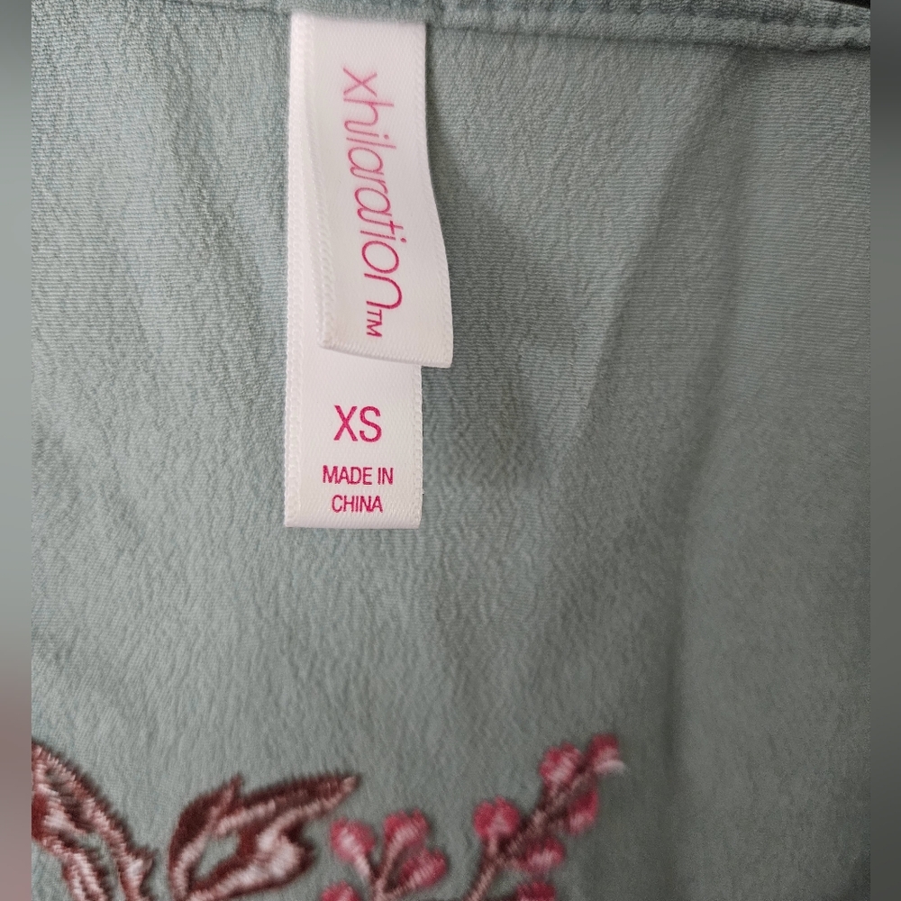Xhiliration Robe/Kimono - Picture 3 of 5